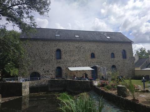 Le Moulin De Meral Montsûrs Exterior foto